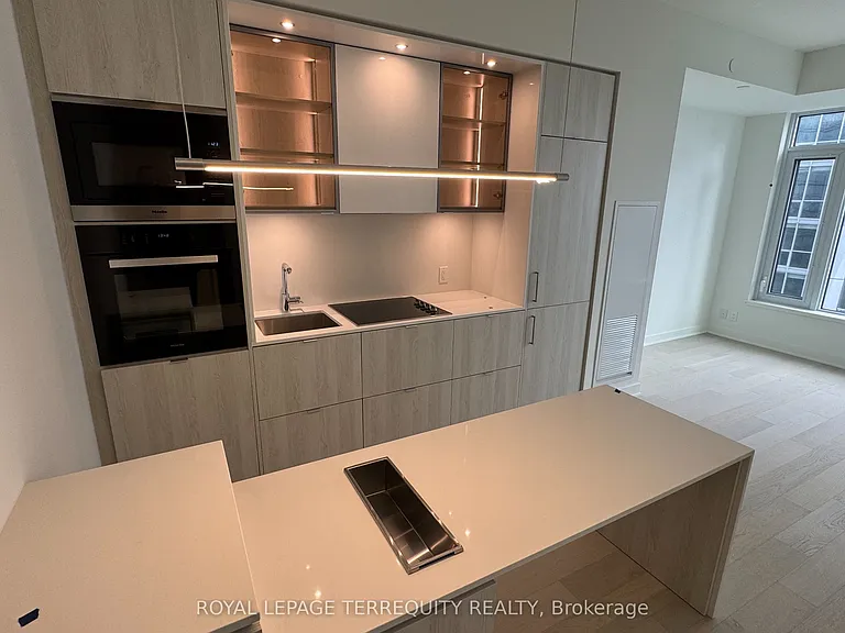 11 Yorkville Ave #4906 — Photo 7