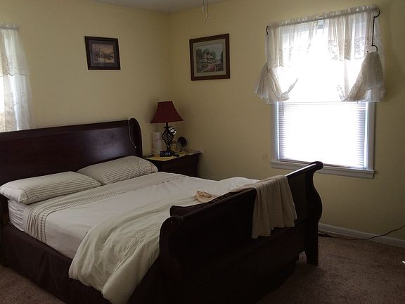 2nd image of 733 Charles Ave