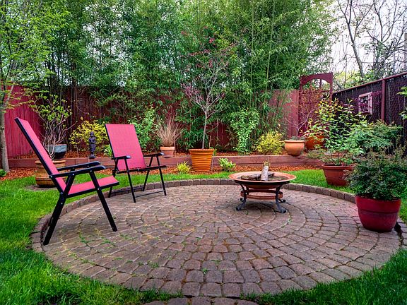3rd image of 4215 NE Cleveland Ave