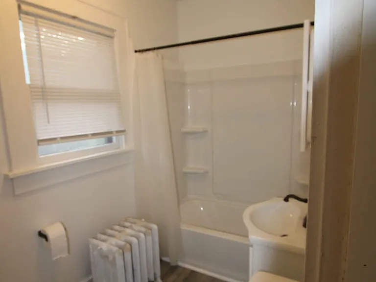 1020 25th St #3 — Photo 7