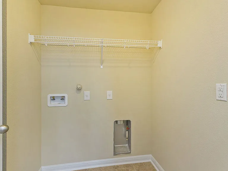 335 Rachel St — Photo 19