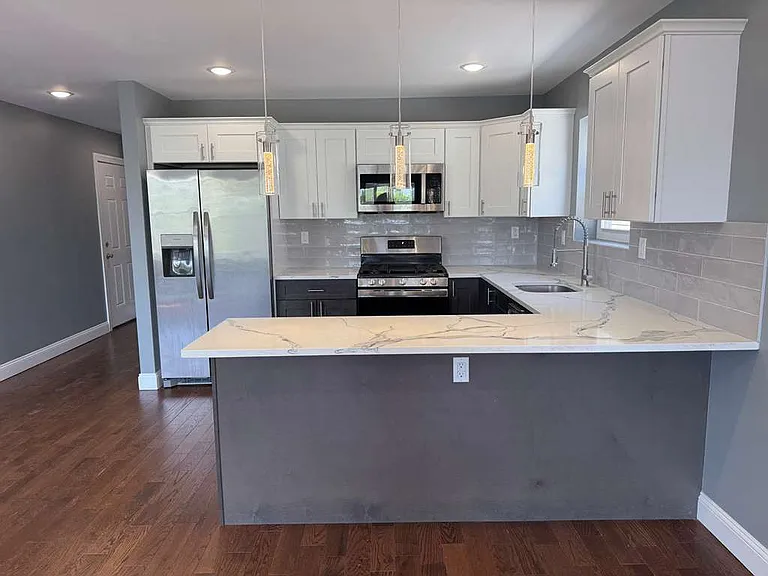 225 S 9th St #2A — Photo 1