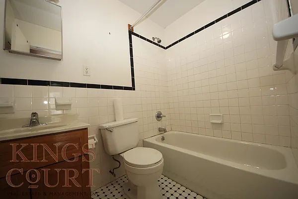 Rented by Kings Court Real Estate | media 30