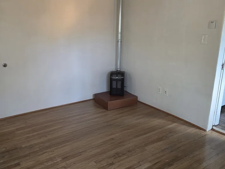 525 Agua Fria St #B — Photo 12