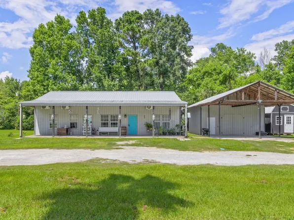 768 County Road 792, Buna, TX 77612