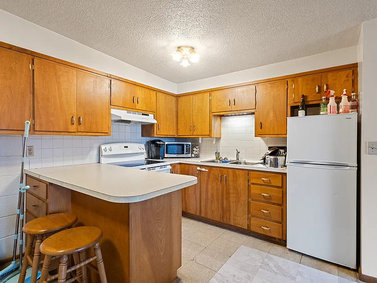 595 S Fisher Ave #1-8 — Photo 23