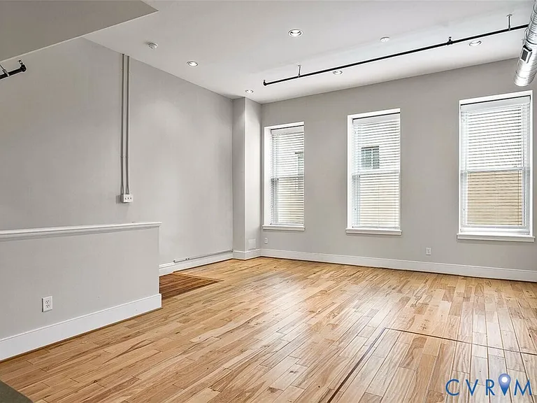105 E Broad St #2B — Photo 15