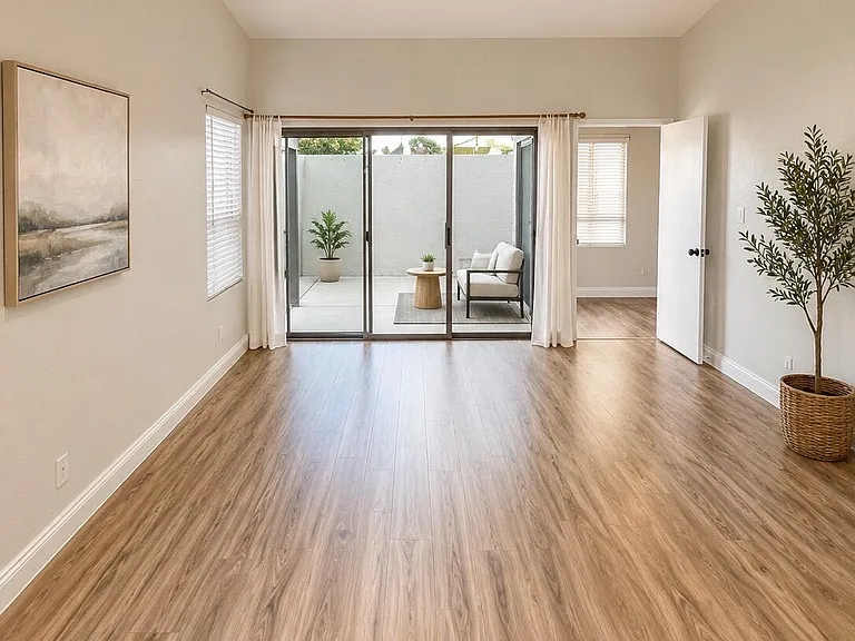 3056 E Siesta Ln — Photo 8
