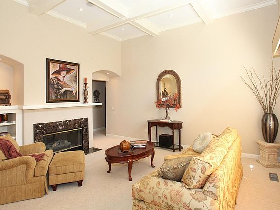 4th image of 20571 Brookwood Ln
