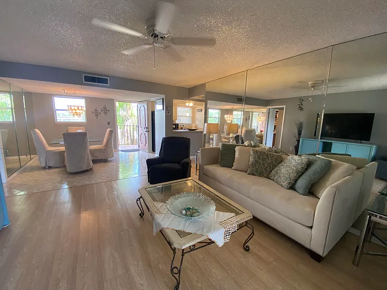 715 Lori Dr #304 — Photo 10