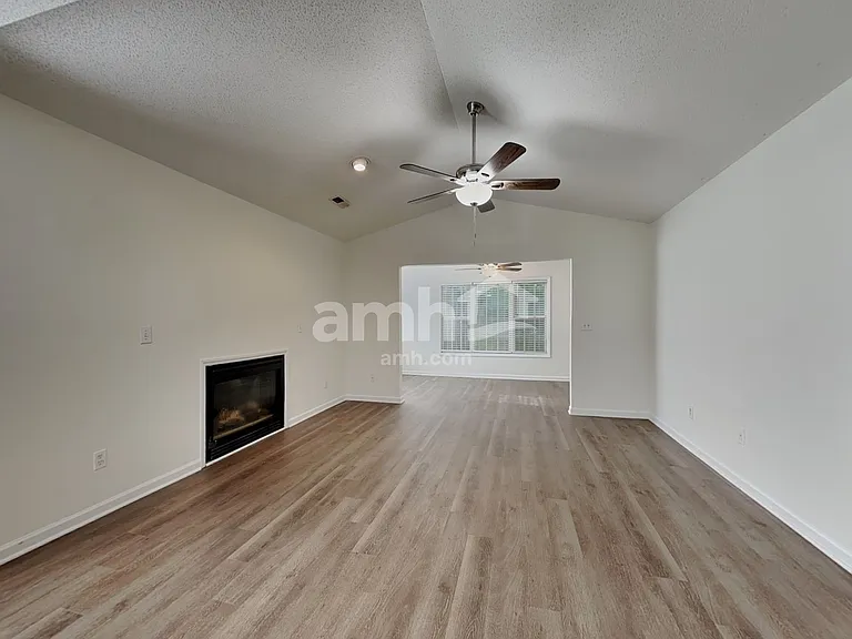 5640 Regent Village Dr — Photo 6