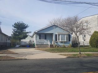 878 Market St, Gloucester City, NJ 08030