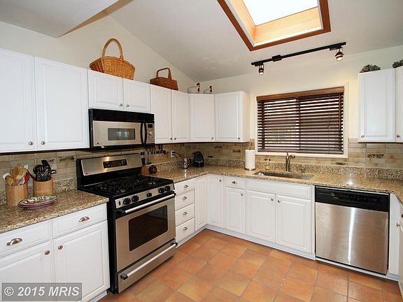3rd image of 4223 Elizabeth Ln