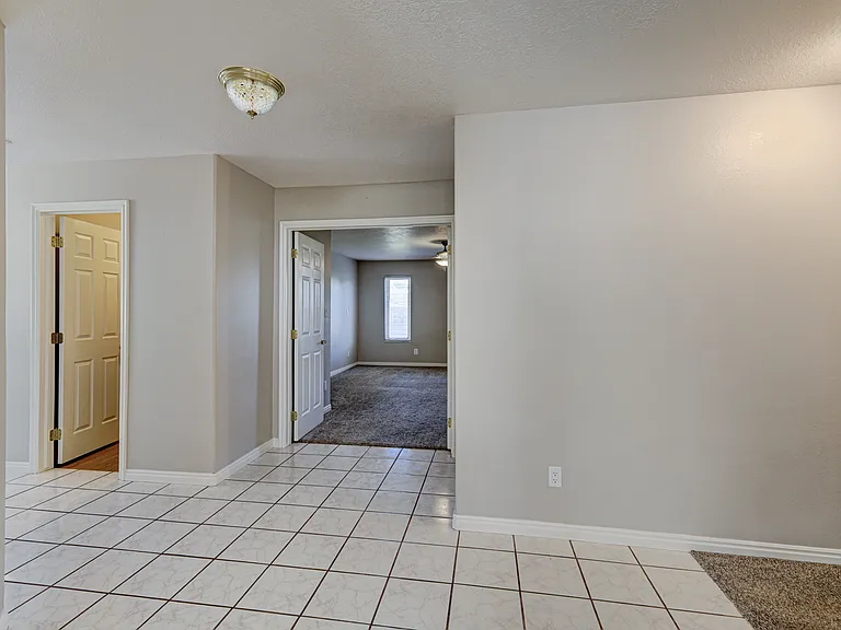 1545 W 5650 N — Photo 23