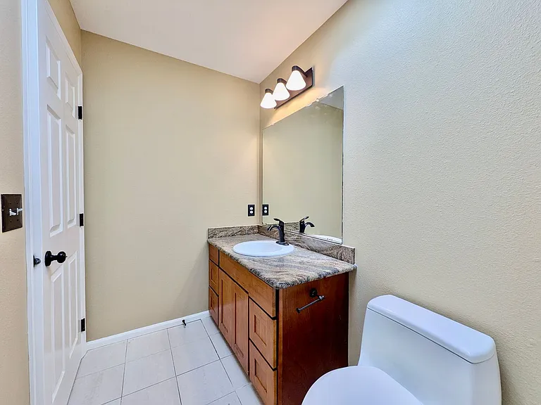 17147 Warren Ct — Photo 29