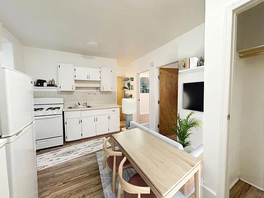 Rented by Pear NYC LLC | media 2