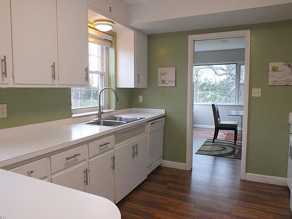 3rd image of 19901 Van Aken Blvd APT 211