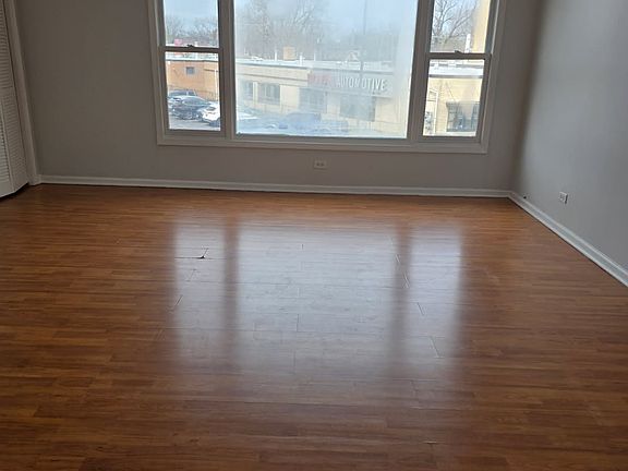 4th image of 5672 N Elston Ave