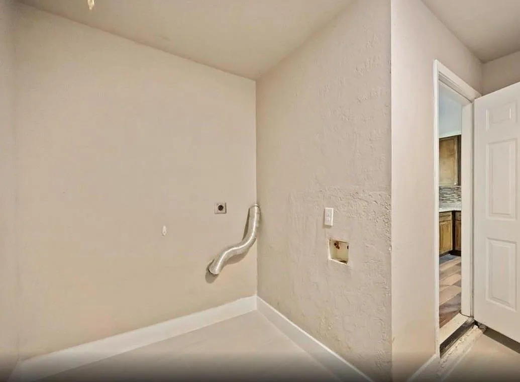 4 bed, 1.0 bath, 1208 sqft, $1,800 — Photo 3