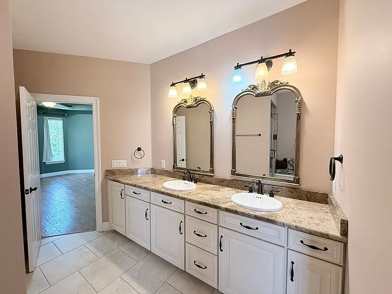 2610 Caldwell Cir — Photo 15