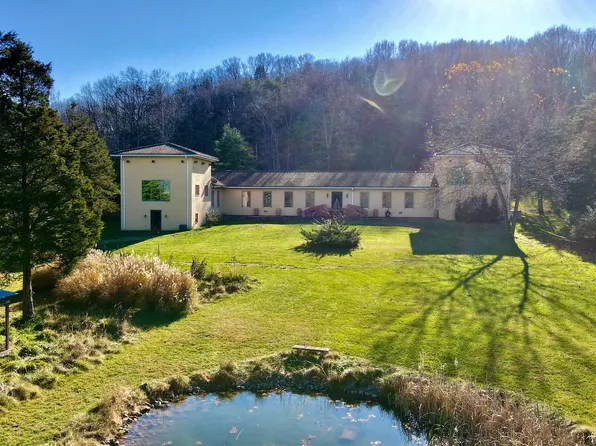 126 Wolverton Mountain Ln, Petersburg, WV 26847