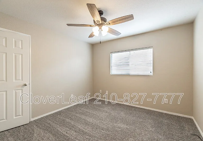 24710 Hickory Mdw — Photo 38