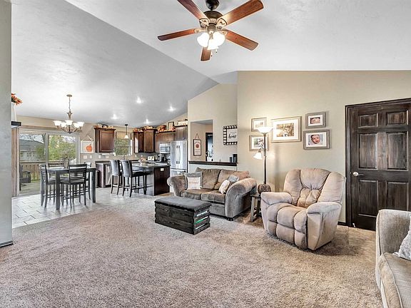 Living Room/Kitchen
