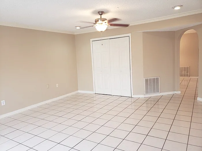 2217 Rockwood Dr — Photo 7