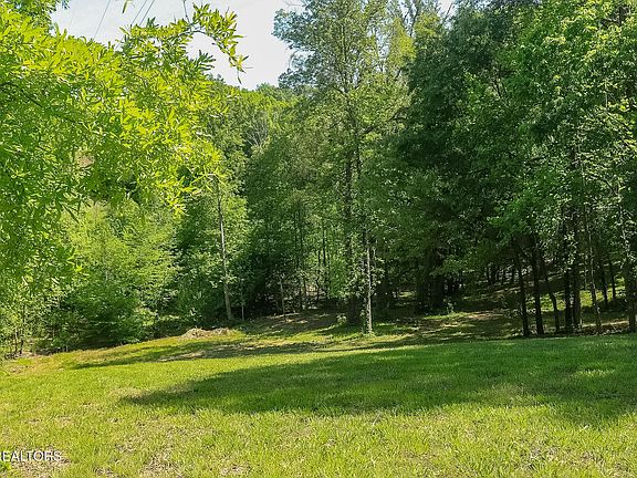 5th image of 984 Deerwood Dr