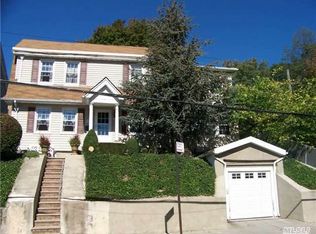9603 Park Ln S, Woodhaven, NY 11421