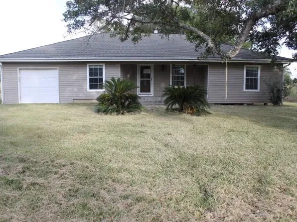 3204 Victpar Dr, Orange, TX 77630