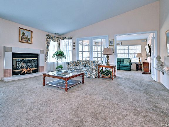 5th image of 10 Oakdale Court