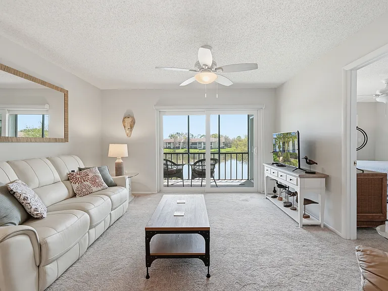240 Cypress Ln #240 — Photo 17