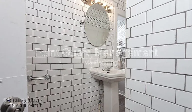 226 S Millwood Ave — Photo 10
