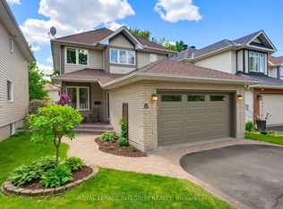 116 Springcreek Cres, Ottawa, ON K2M 2K8