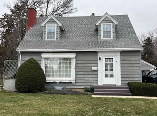 509 12th St, Baraboo, WI 53913