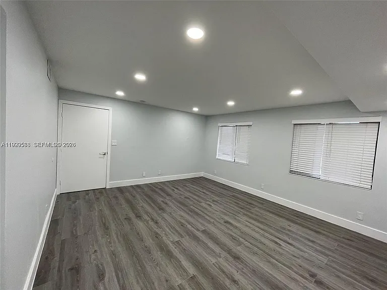 4725 SW 62nd Ave #103 — Photo 13