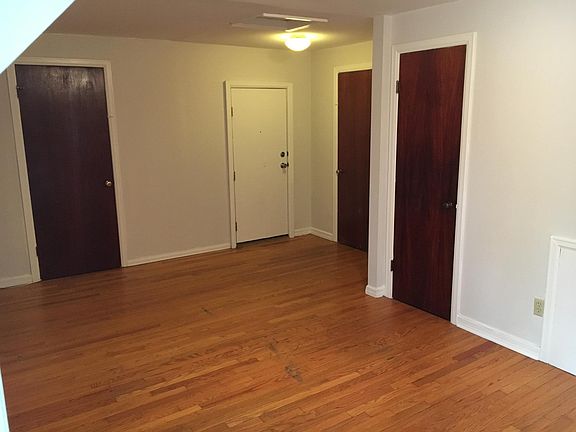 2nd image of 20 Cuyler Ave APT 3