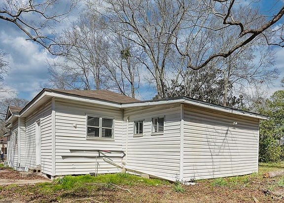 2nd image of 474 Webb Rd