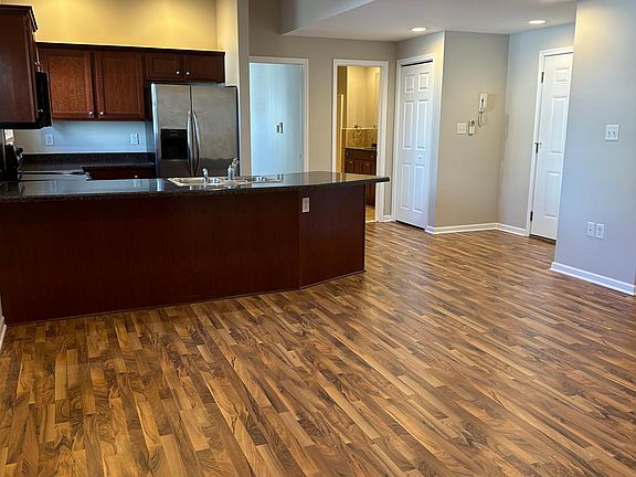 3rd image of 784 Washington Ave APT 4
