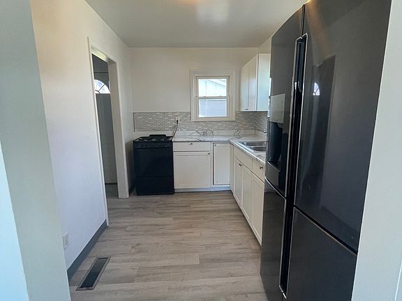 4th image of 80 Cedar Ave S