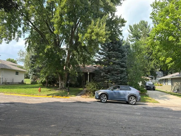 1678 W 6th St, Winona, MN 55987