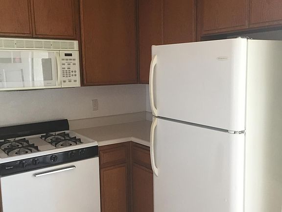 3rd image of 337 Redondo Ave APT 303