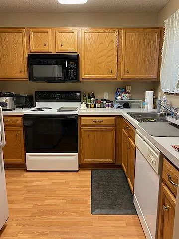 2951 Village Cir — Photo 4
