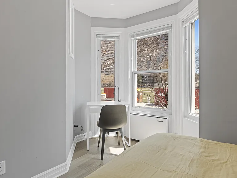 467 Slater St — Photo 6