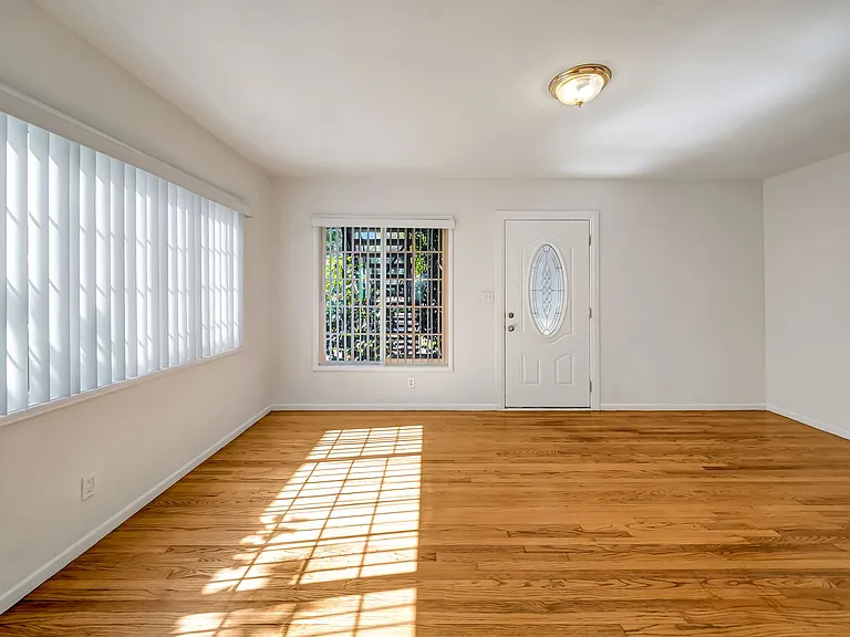 654 Patterson Ave — Photo 10