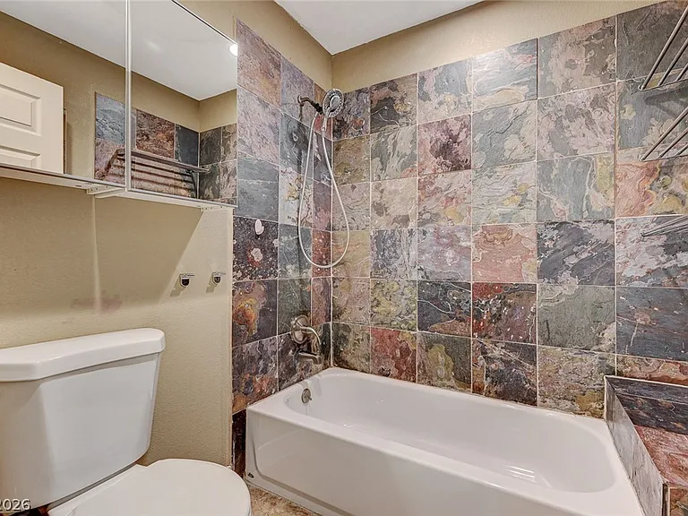 4153 Woodcrest Rd — Photo 31