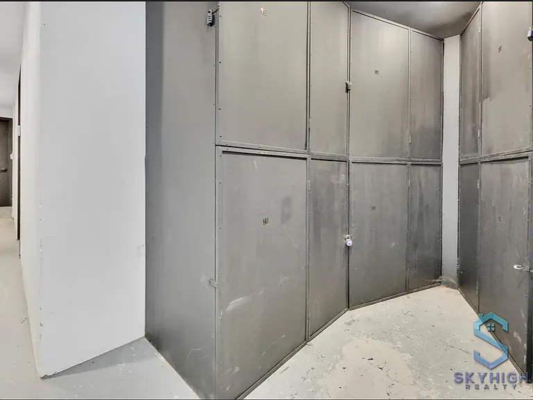 723 Knickerbocker Ave #1AA — Photo 17