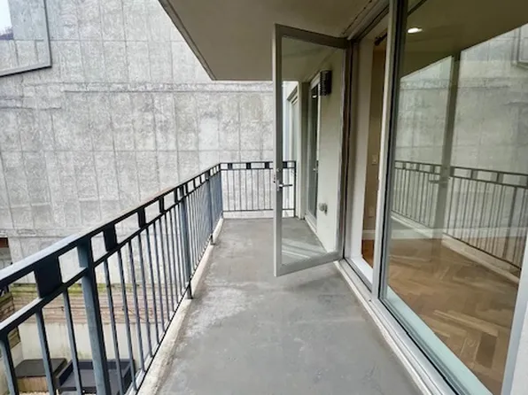 531 Vanderbilt Avenue image 1 of 10