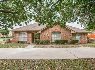 1102 Meadow Ridge Dr, Duncanville, TX 75137